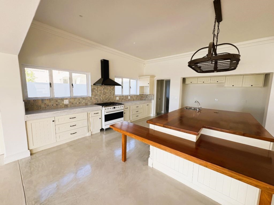 5 Bedroom Property for Sale in Whale Rock Western Cape